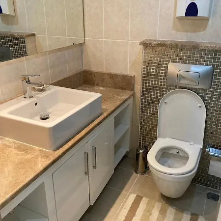 Outstanding 3 Bed Duplex In Popular Gated Community * Side