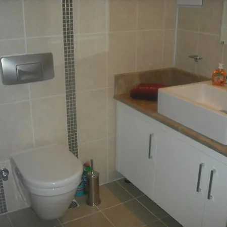 Outstanding 3 Bed Duplex In Popular Gated Community Apartman