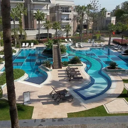 Outstanding 3 Bed Duplex In Popular Gated Community * Side